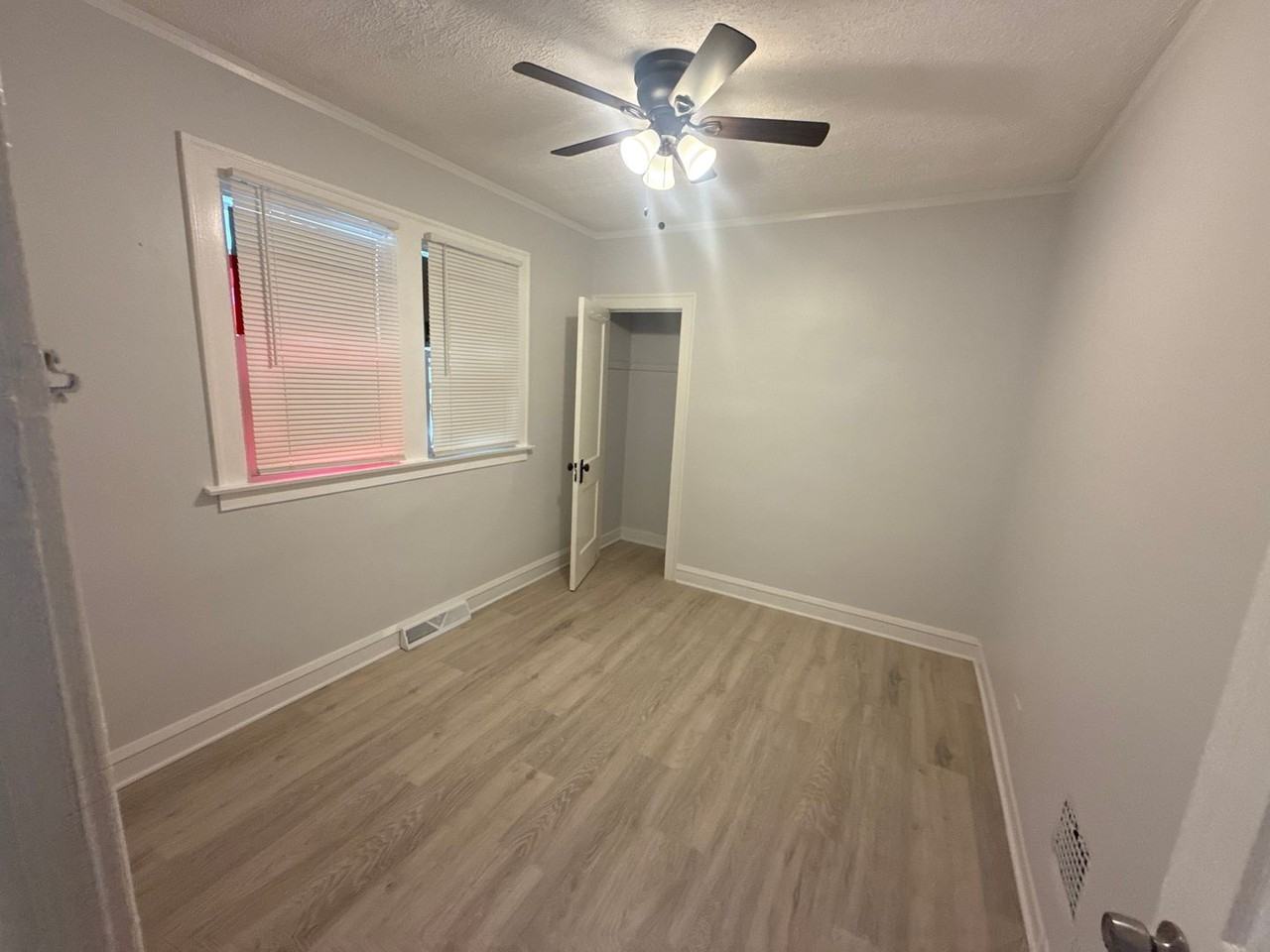 11004 S Normal Ave - Photo 6 of 20