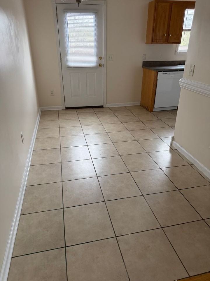 200 Gray Station Rd - Photo 4 of 16