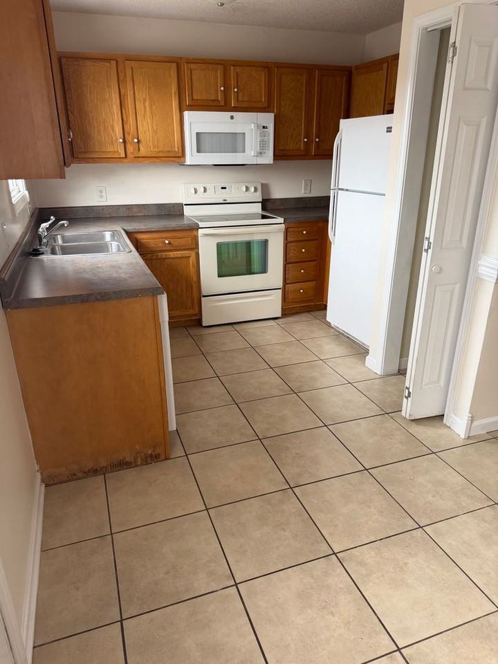 200 Gray Station Rd - Photo 5 of 16