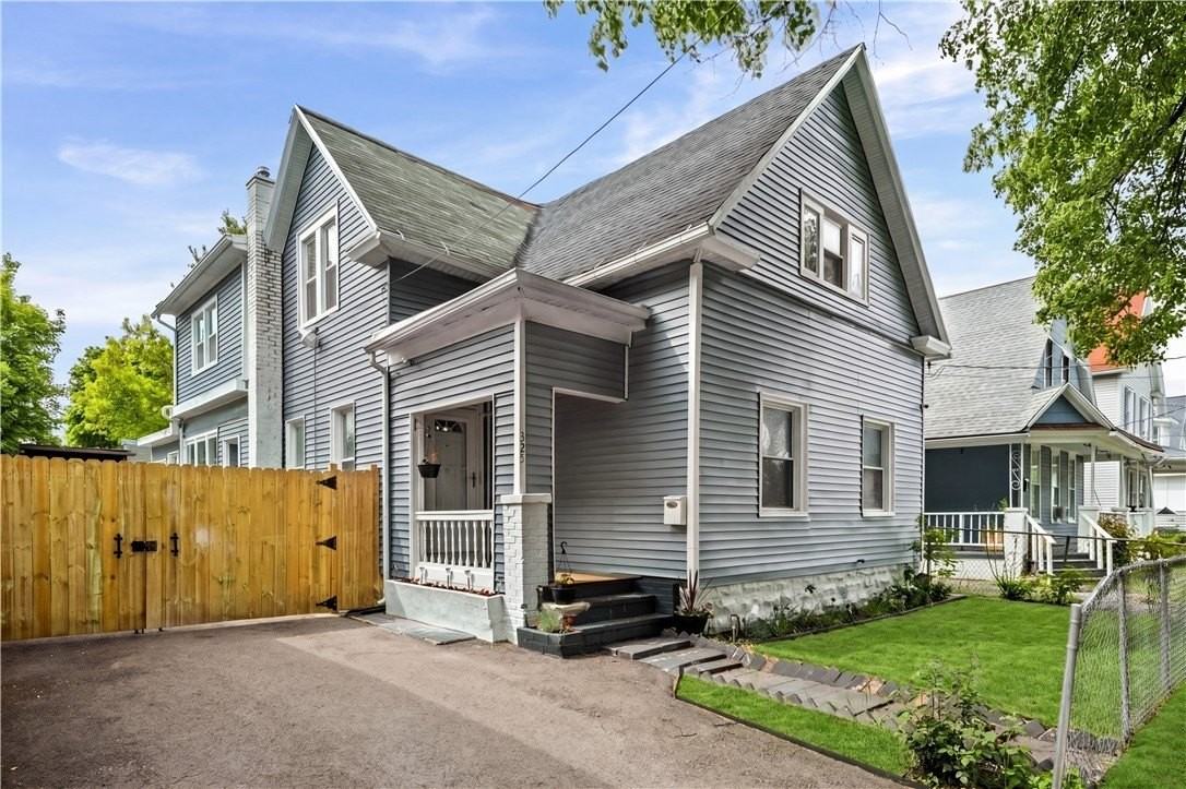 325 1st St - Photo 3 of 25