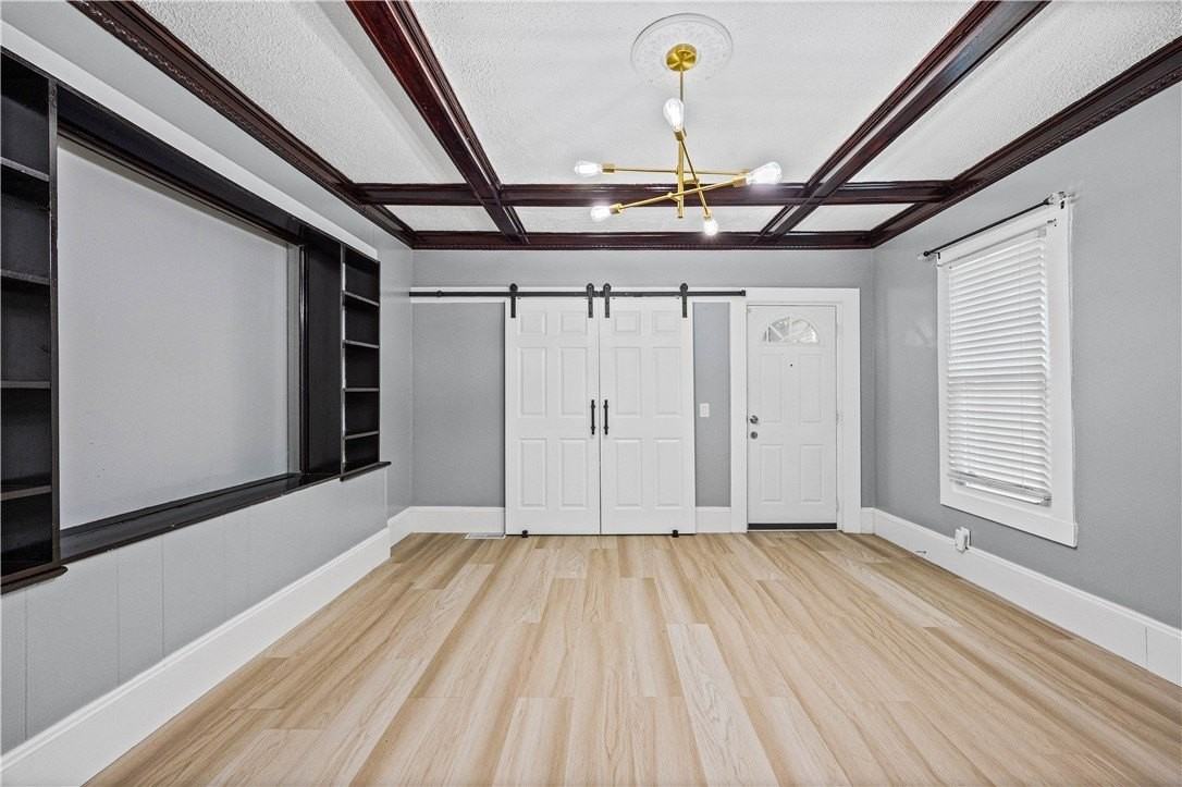 325 1st St - Photo 4 of 25