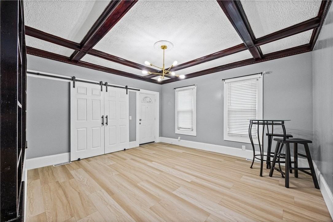 325 1st St - Photo 5 of 25