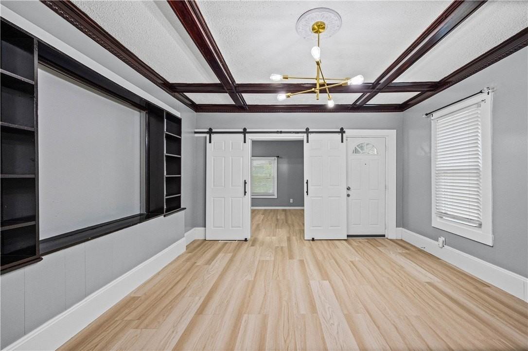 325 1st St - Photo 6 of 25