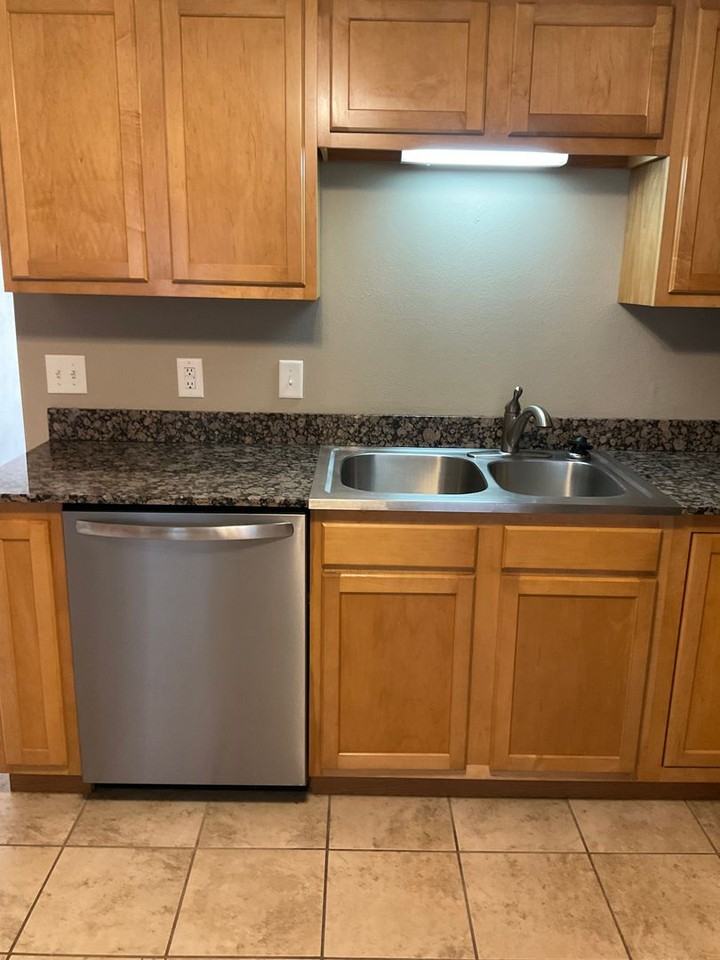 129 Northtowne St - Photo 6 of 21