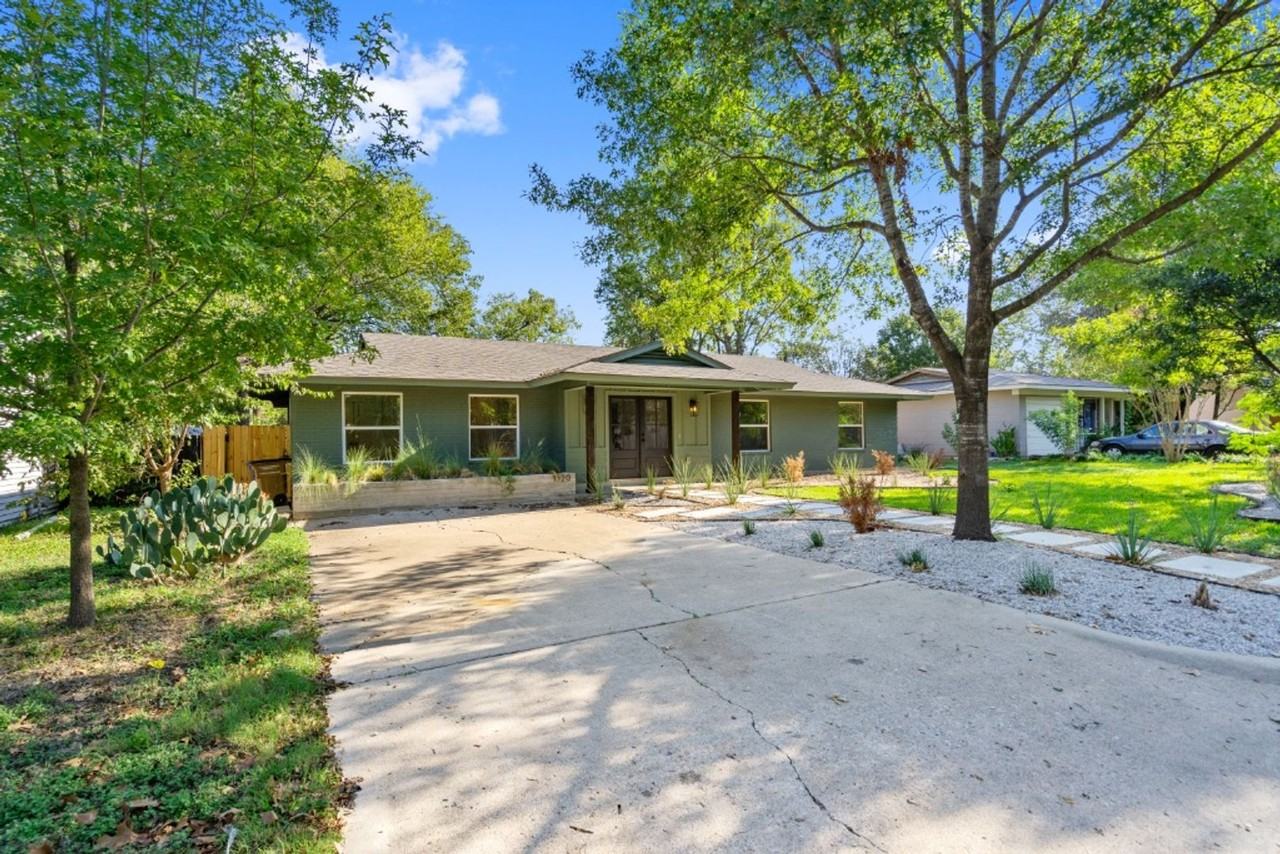 1520 Villanova Dr - Photo 3 of 28