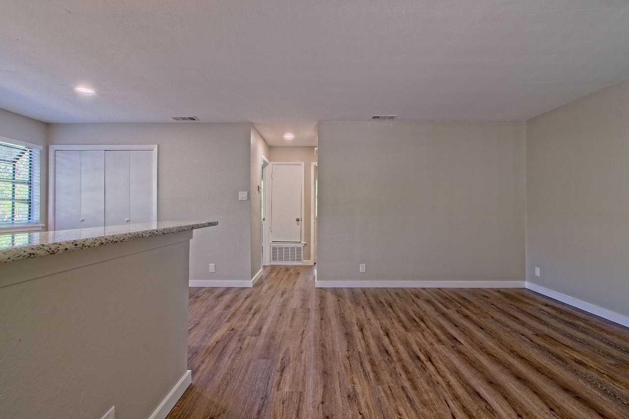 401 Hedgewood Dr #C - Photo 7 of 22