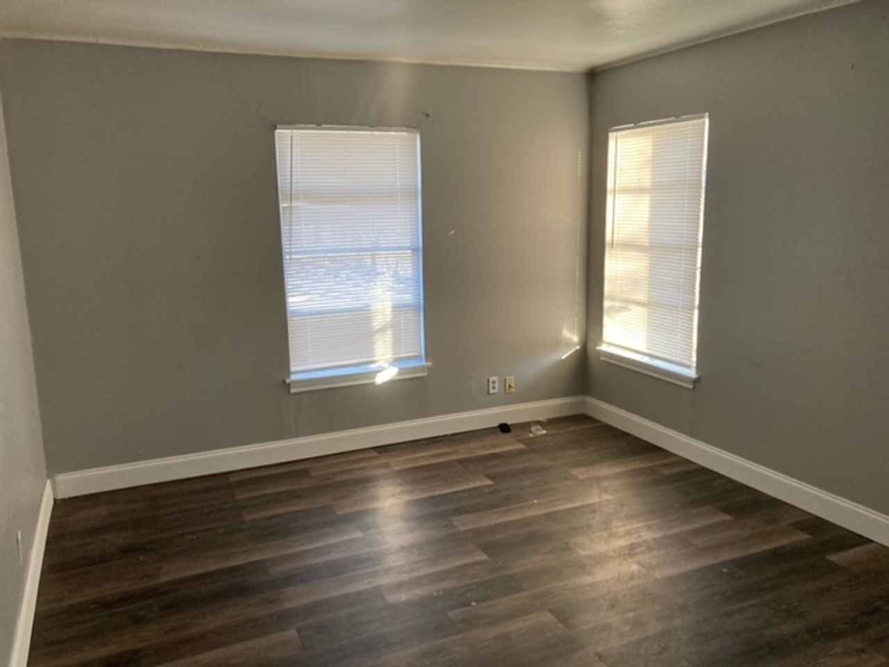 1711 Langford St - Photo 3 of 10