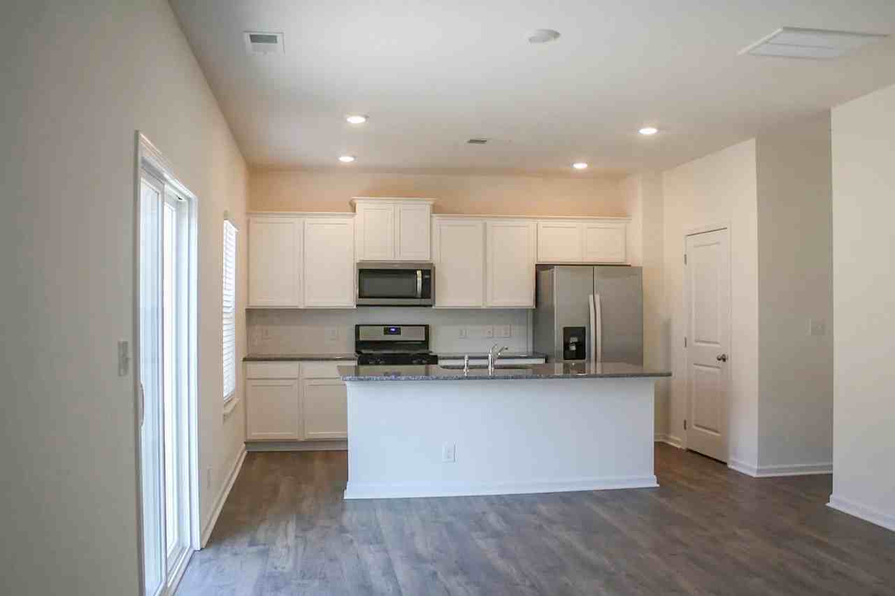 207 Ibis Loop - Photo 3 of 10
