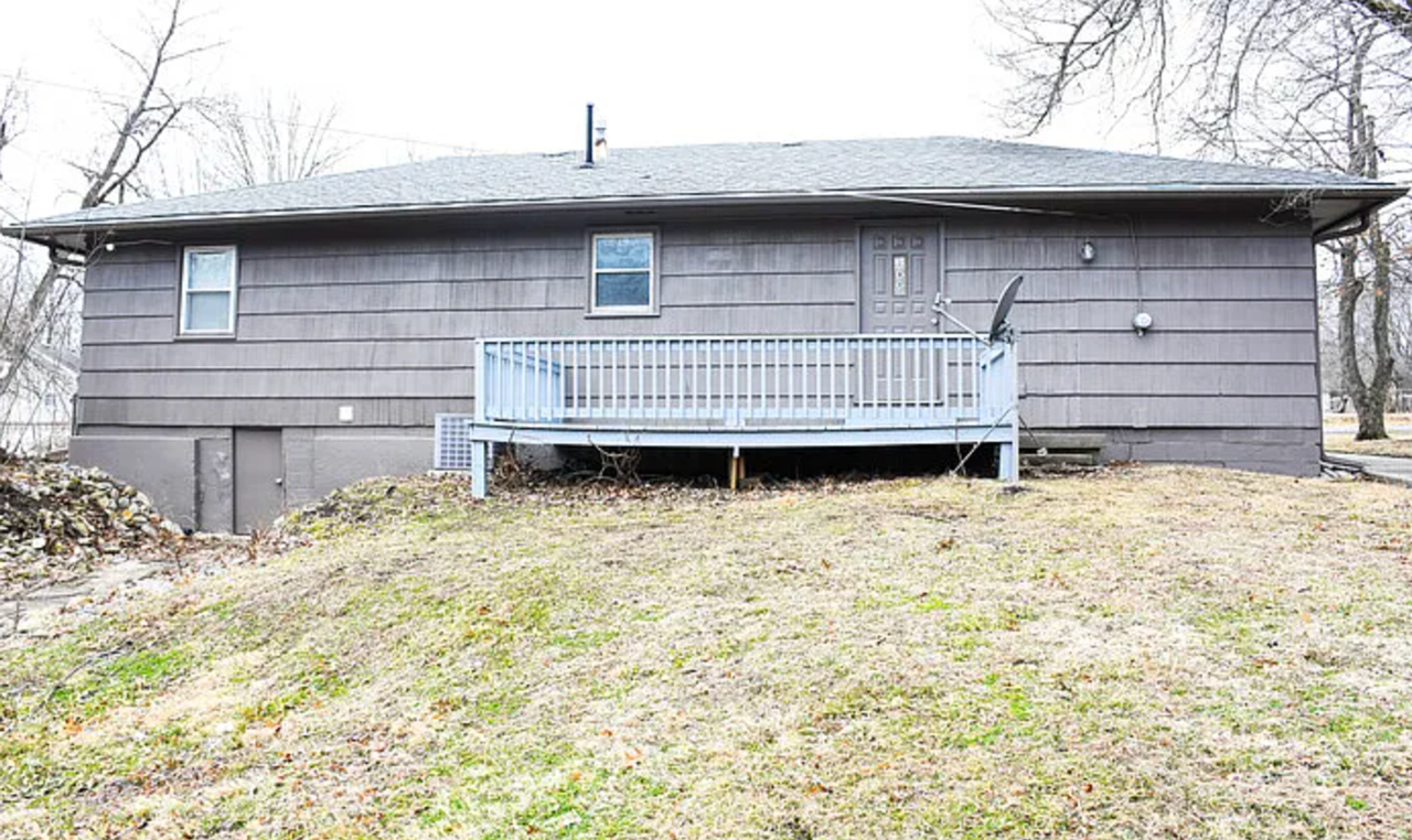7917 Ditzler Ave - Photo 2 of 8