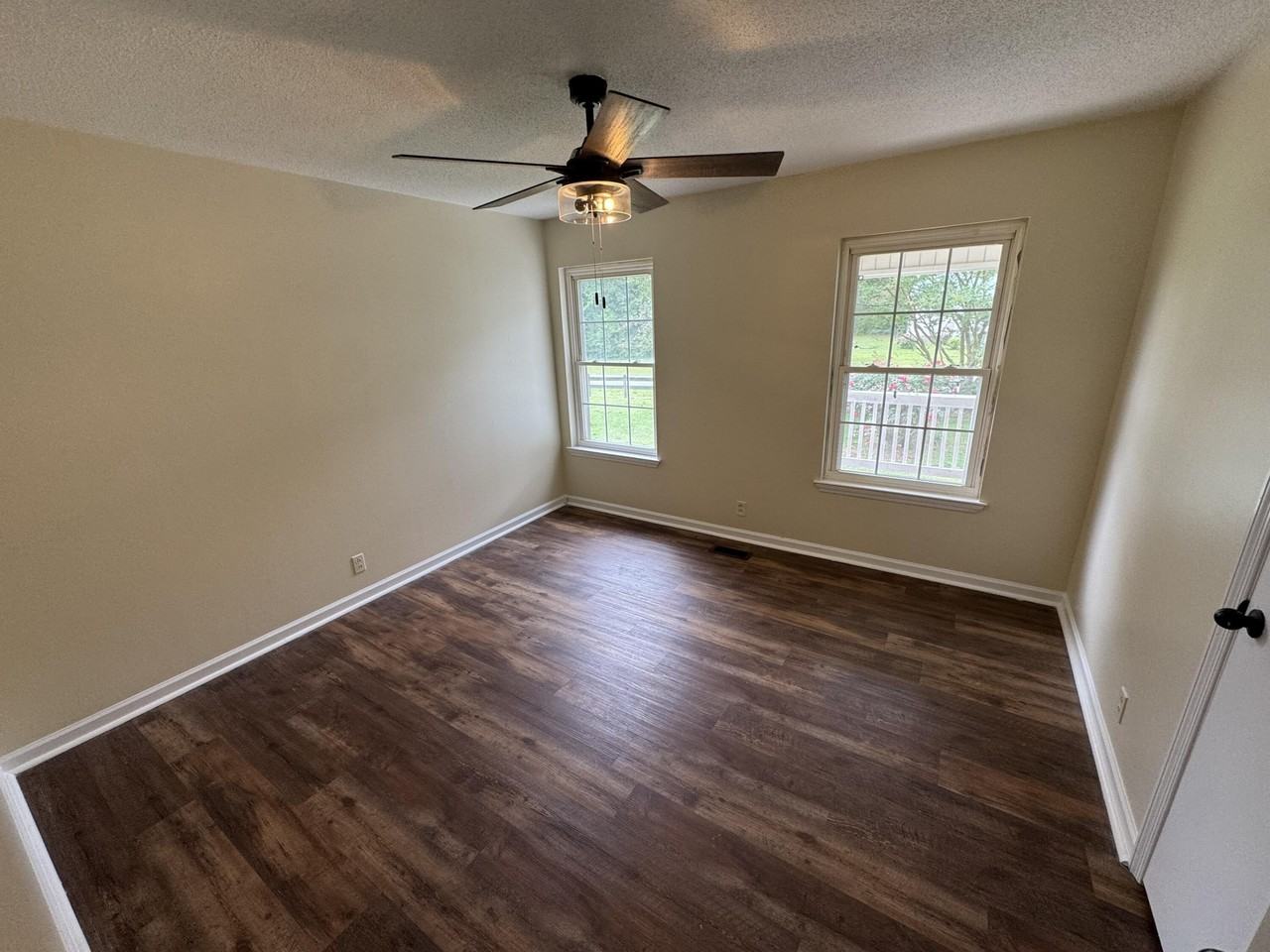 600 Pine Oaks Dr - Photo 6 of 11