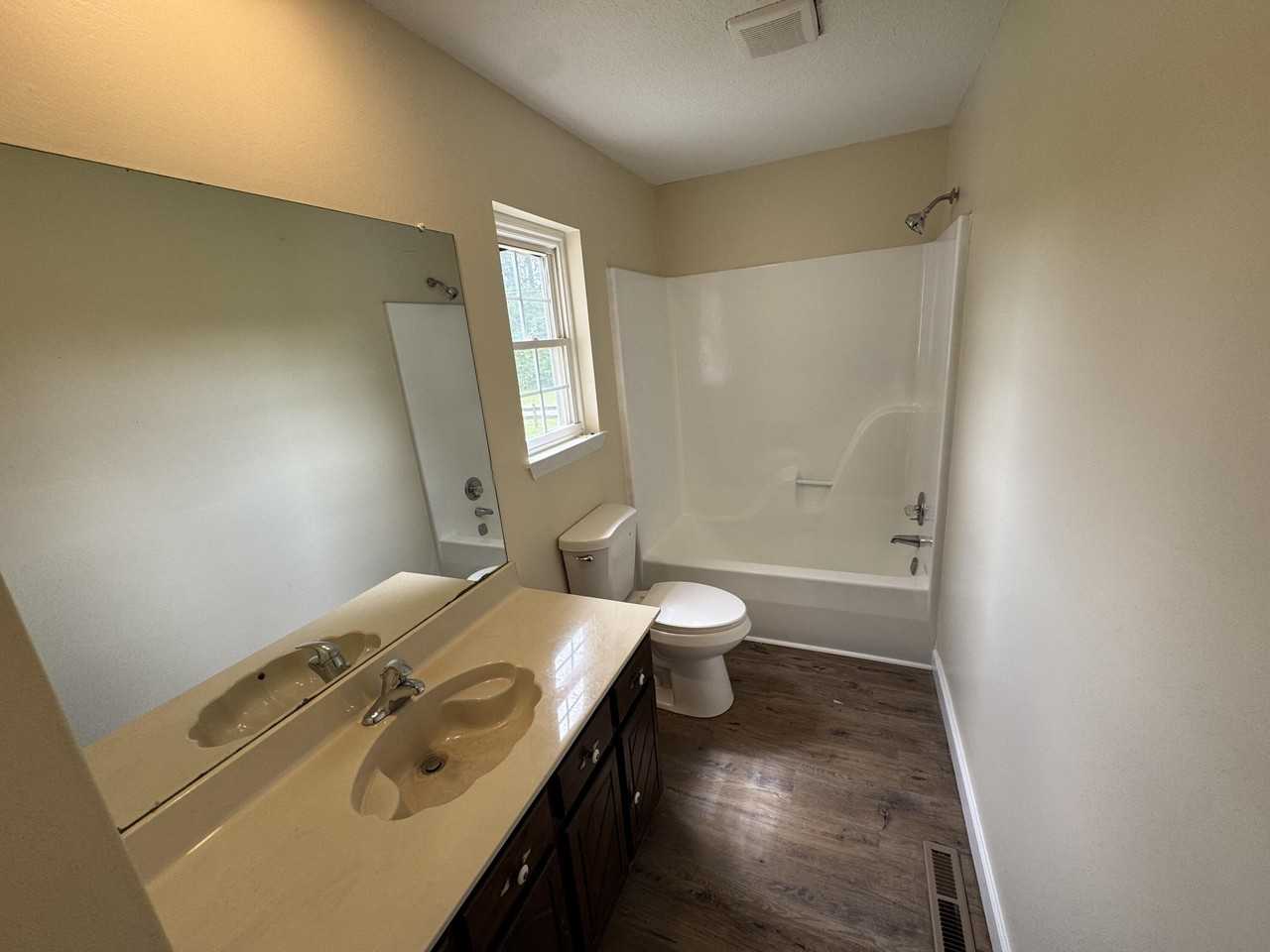 600 Pine Oaks Dr - Photo 7 of 11