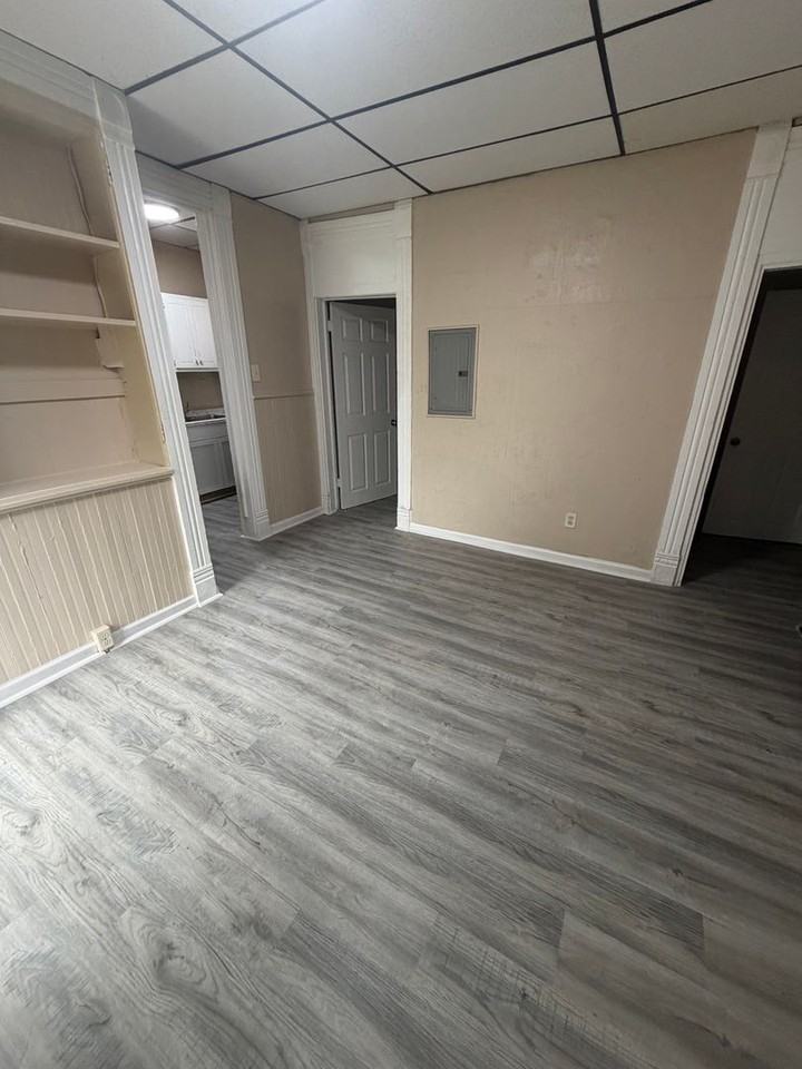 519 S Liberty St #6 - Photo 4 of 6