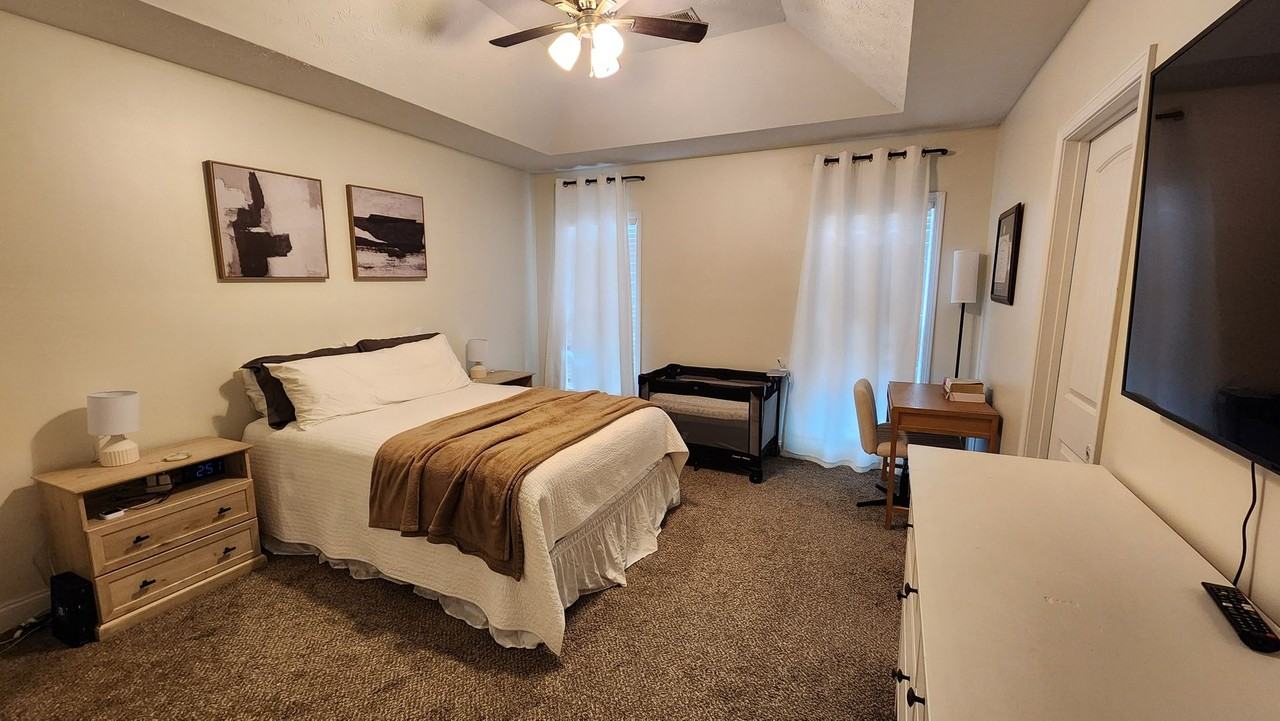 48 Wheatfield Dr - Photo 2 of 37