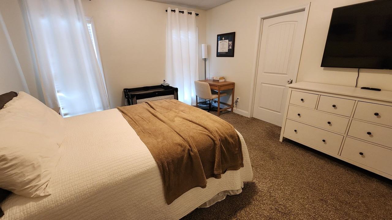 48 Wheatfield Dr - Photo 3 of 37