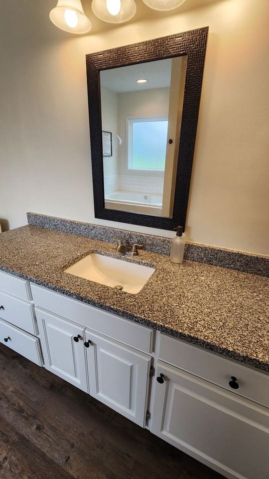 48 Wheatfield Dr - Photo 5 of 37