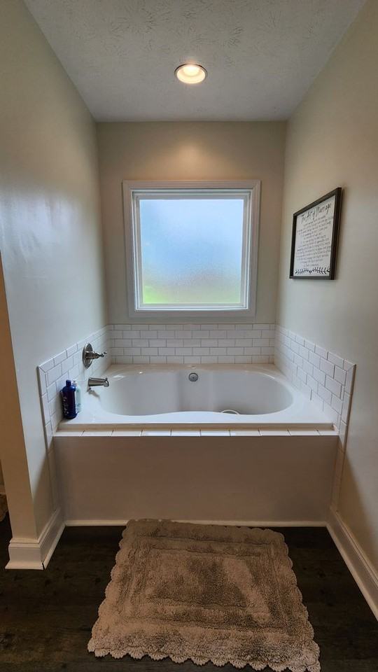 48 Wheatfield Dr - Photo 7 of 37