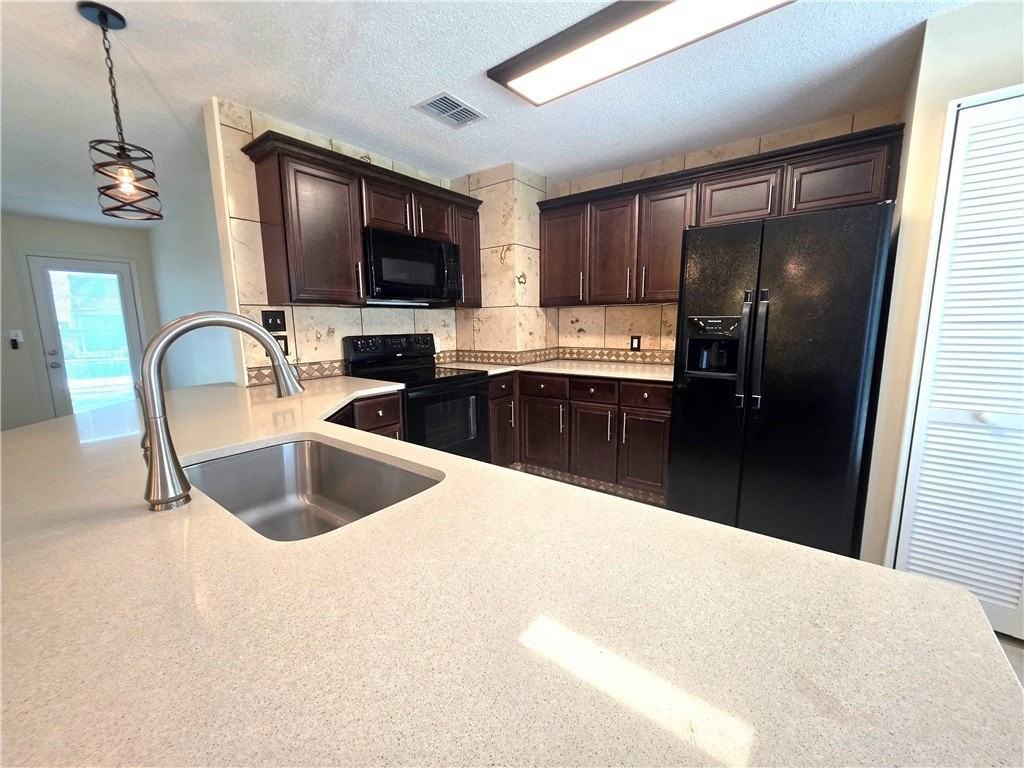 302 Saint Andrews St #E103 - Photo 2 of 27