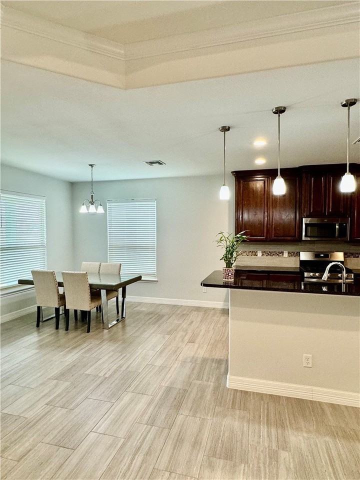 7517 Sable Creek Dr - Photo 4 of 28
