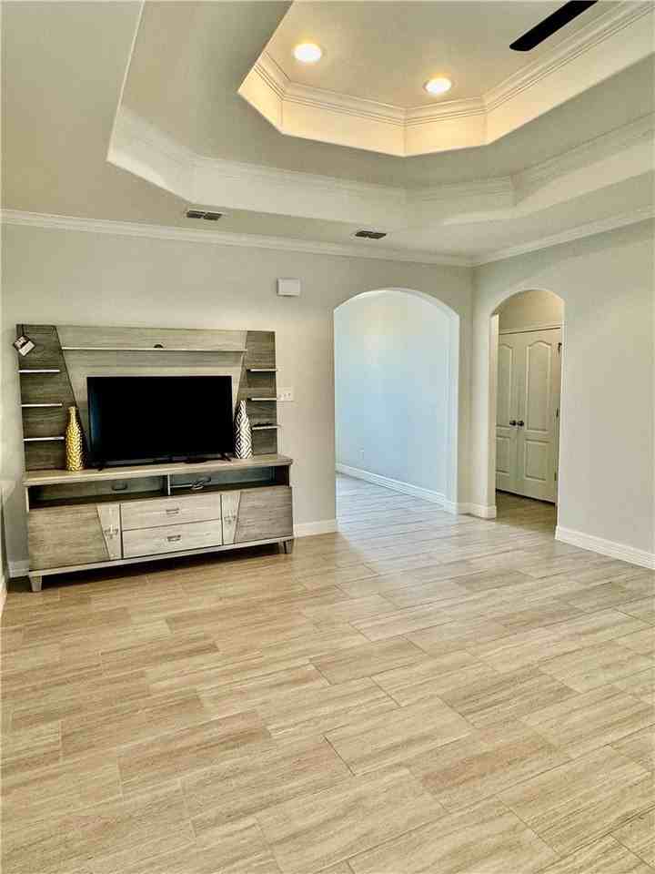 7517 Sable Creek Dr - Photo 5 of 28