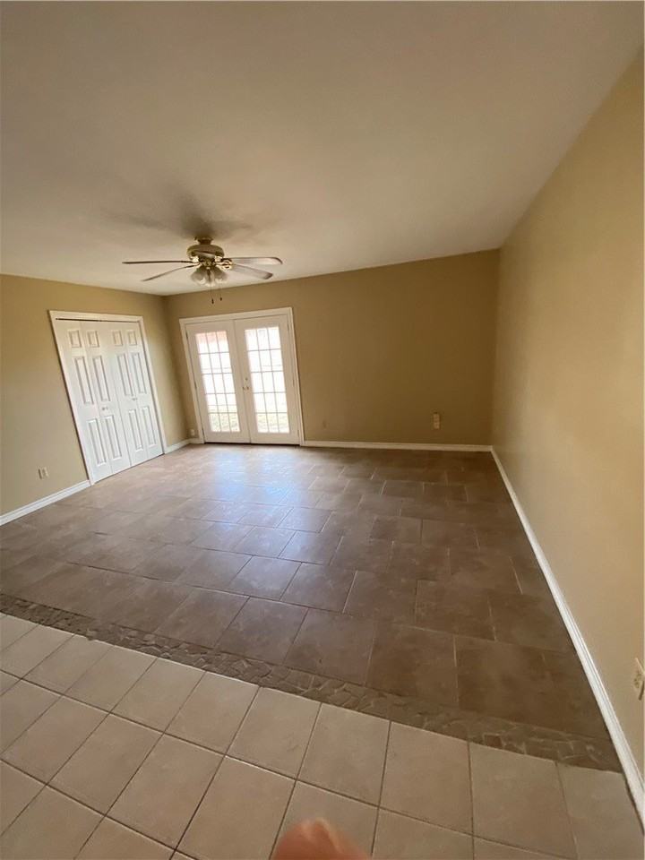317 Easy St #B - Photo 3 of 16