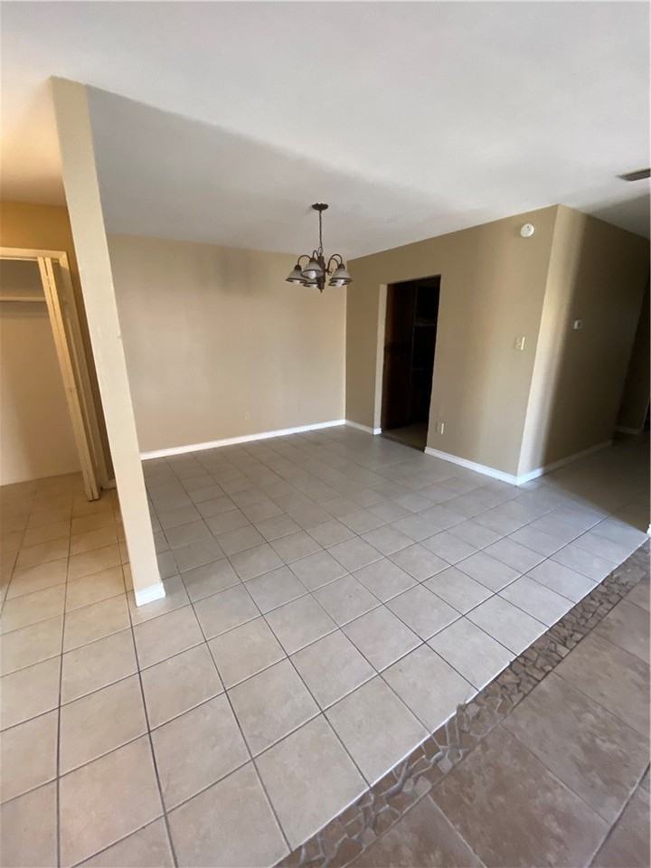 317 Easy St #B - Photo 5 of 16
