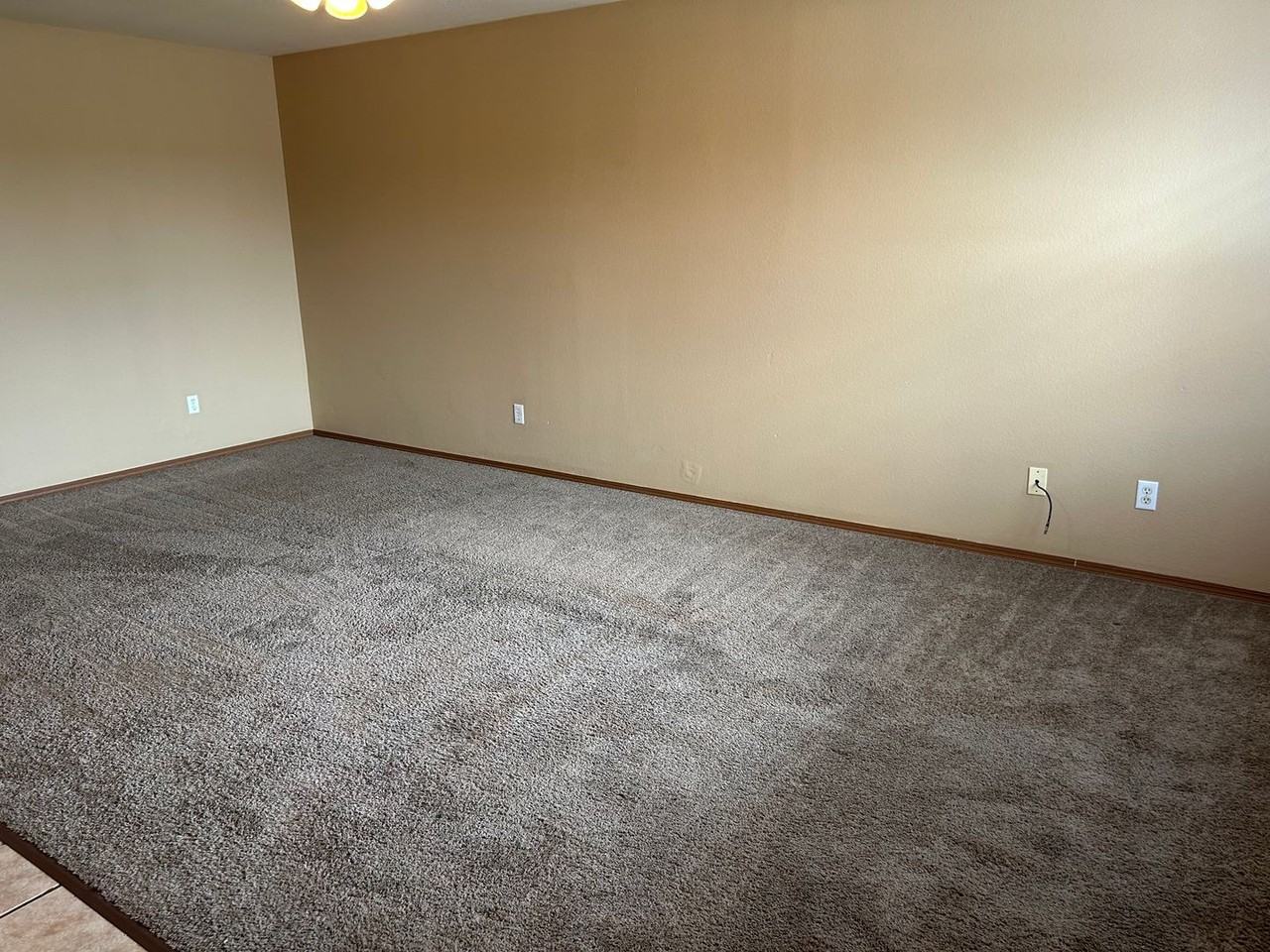 309 E Laura St - Photo 3 of 14