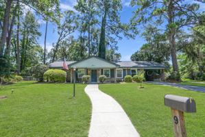 featured image of 9 Hillyer Dr