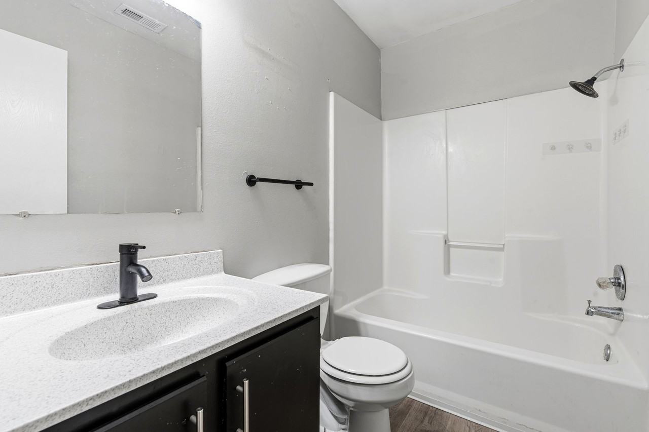 Main Street Apartments - Photo 7 of 29