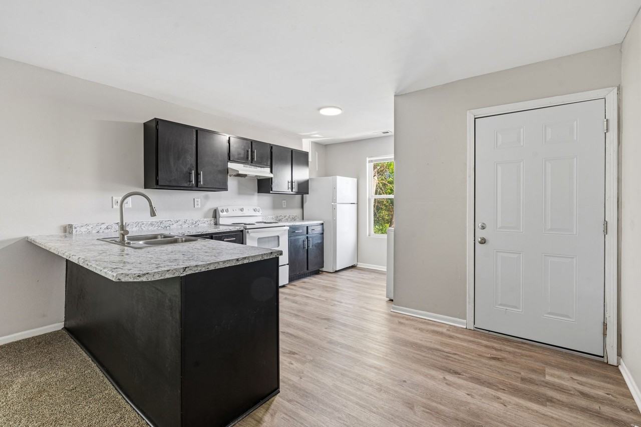 Main Street Apartments - Photo 4 of 21