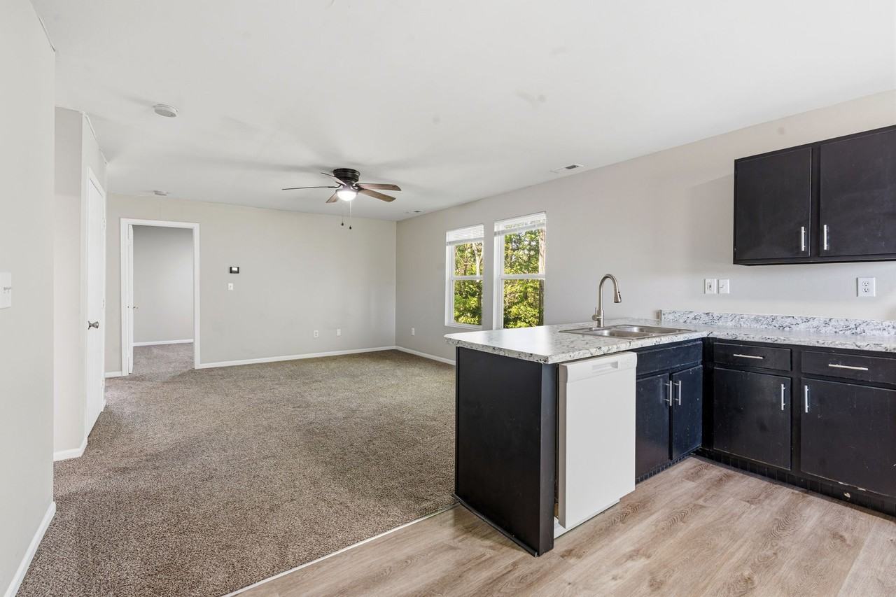 Main Street Apartments - Photo 5 of 21