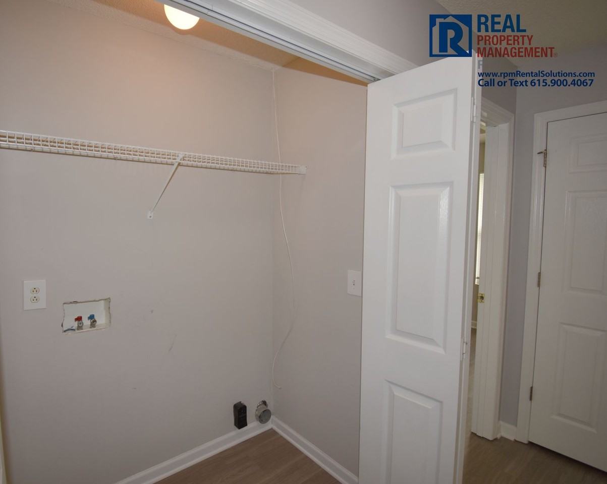 904 Red Feather Trl - Photo 7 of 18