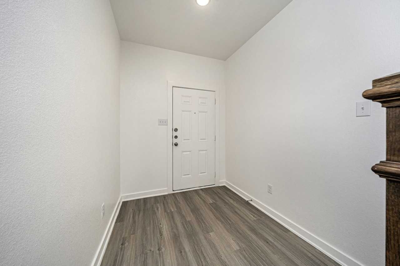 8457 Adelaide Dr - Photo 3 of 50