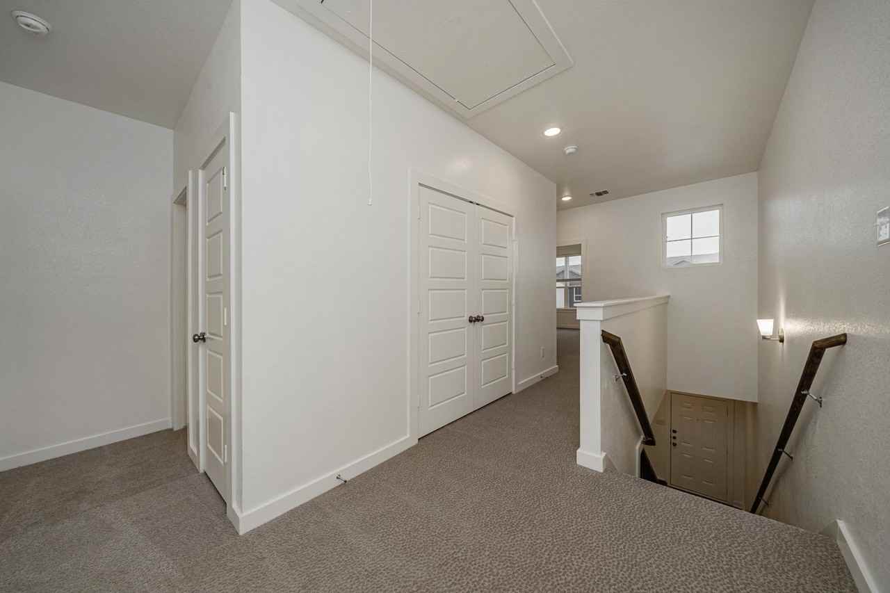 8457 Adelaide Dr - Photo 5 of 50
