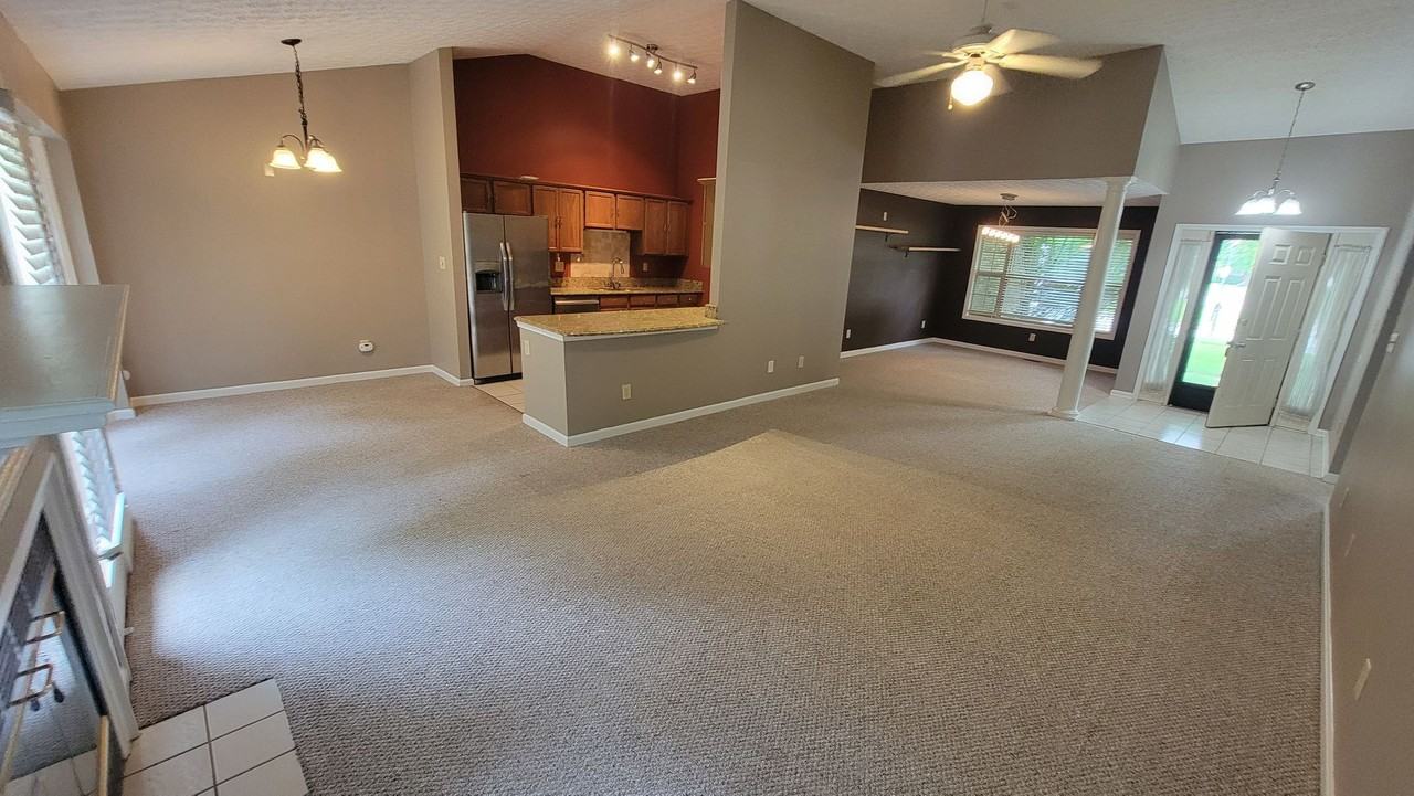 11116 Oak Bend Ct - Photo 2 of 31