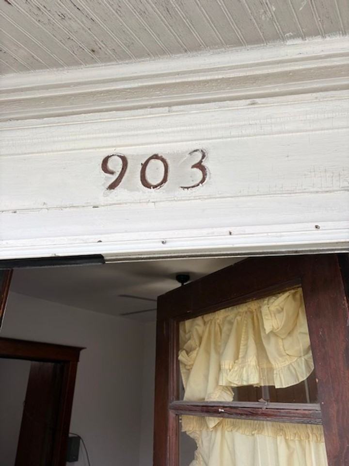 903 Randolph St - Photo 4 of 4