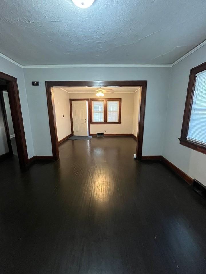 409 Barnum Rd - Photo 3 of 8