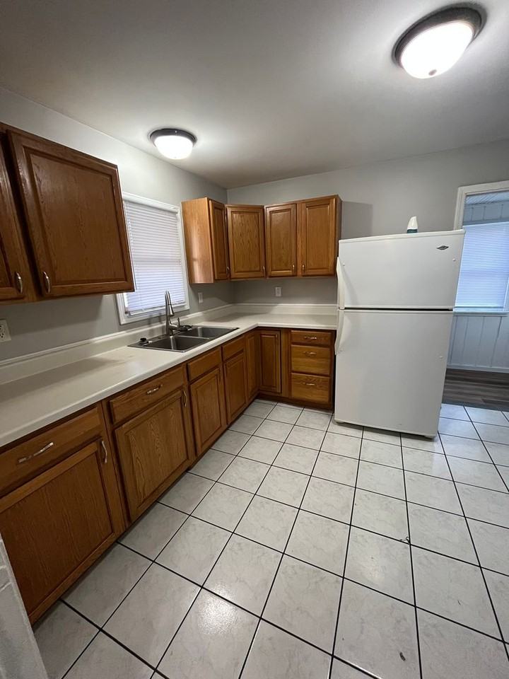 409 Barnum Rd - Photo 4 of 8