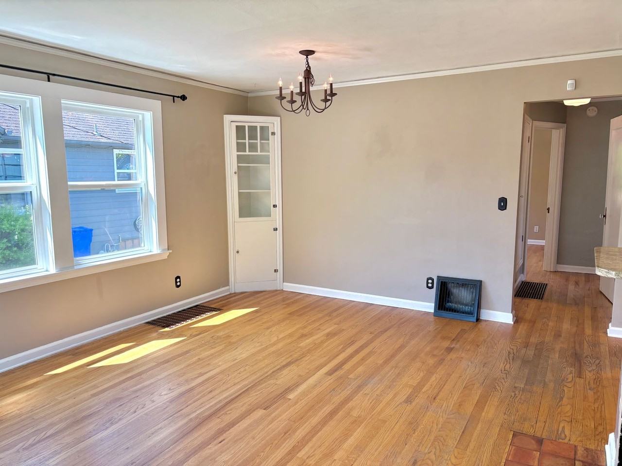 865 Ne 72nd Ave - Photo 2 of 36