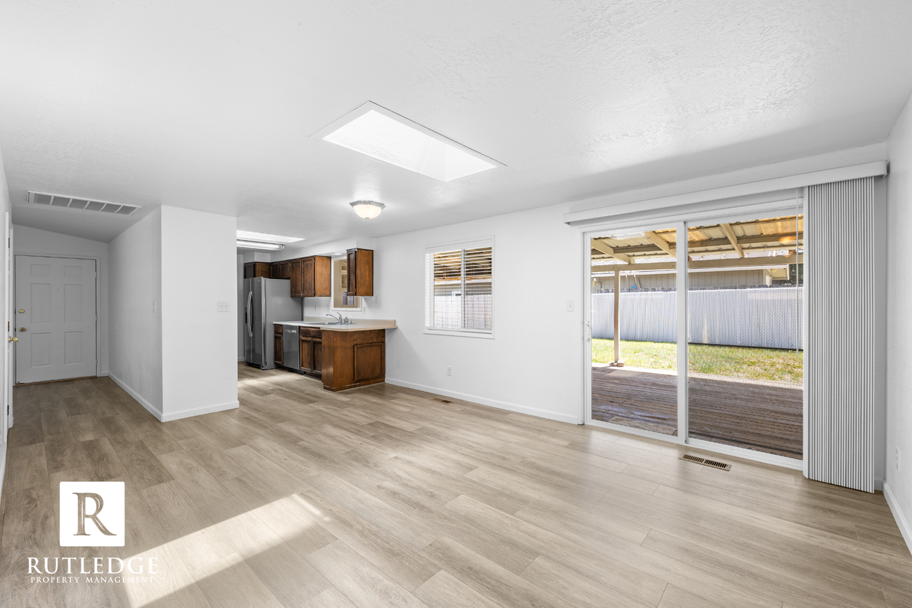 1342 Sequoia Cir - Photo 7 of 22