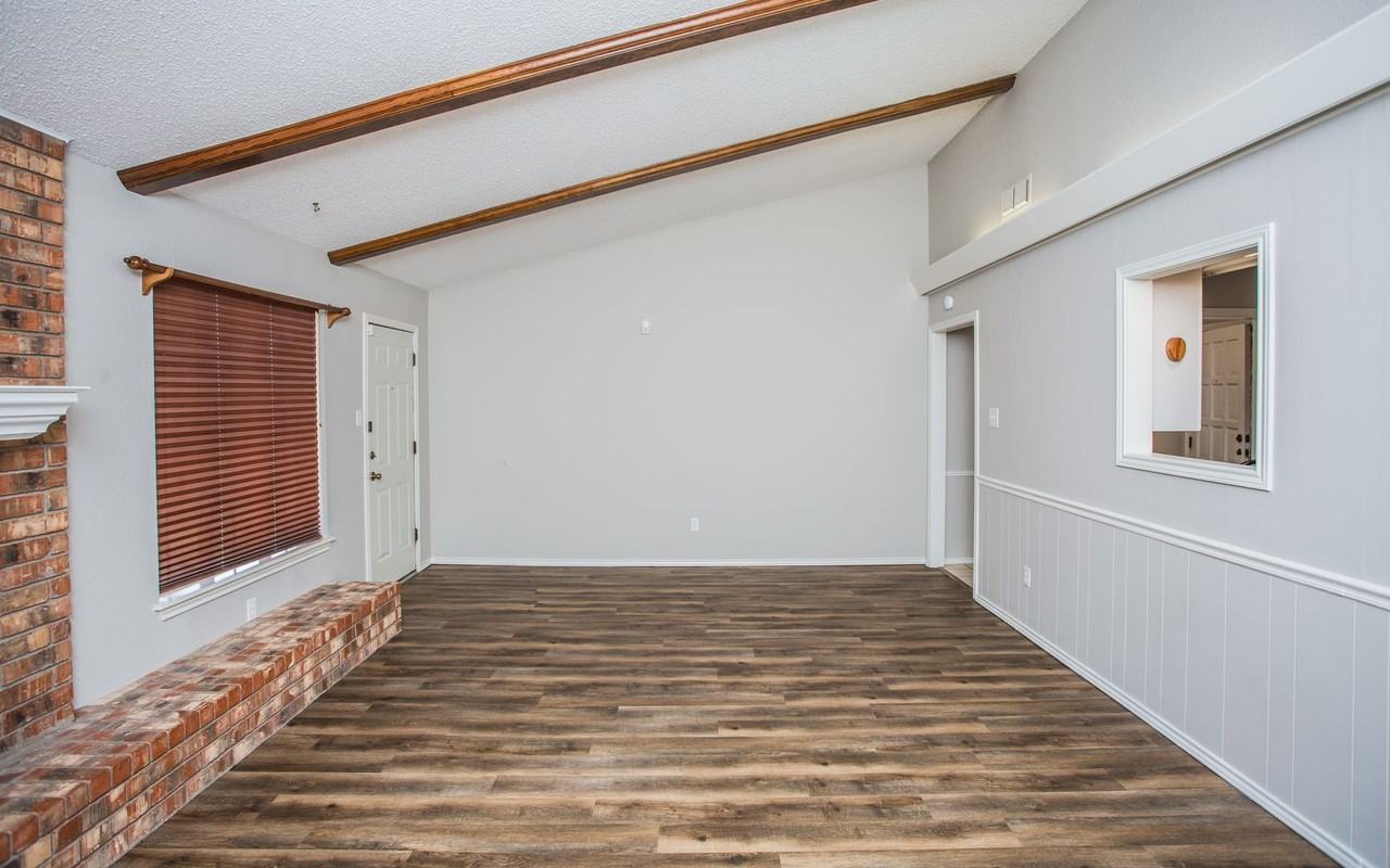 3401 Essex Ave - Photo 6 of 28
