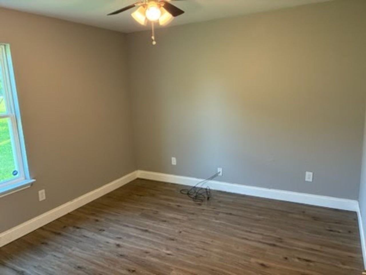 944 7th St Ne - Photo 6 of 8