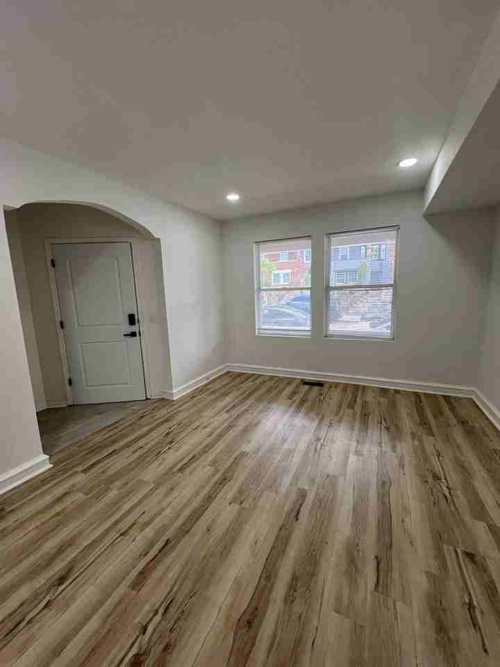 4321 Sheldon Ave - Photo 2 of 13