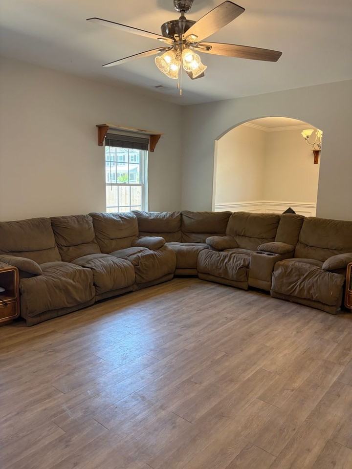 107 Cockle Shell Rd - Photo 4 of 36