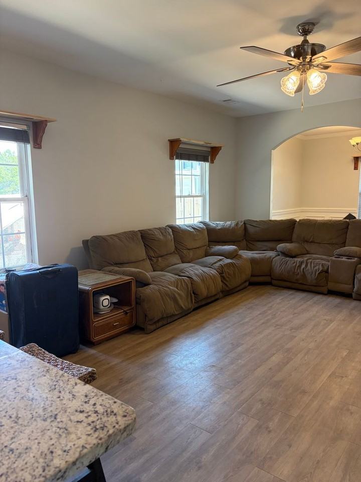 107 Cockle Shell Rd - Photo 6 of 36