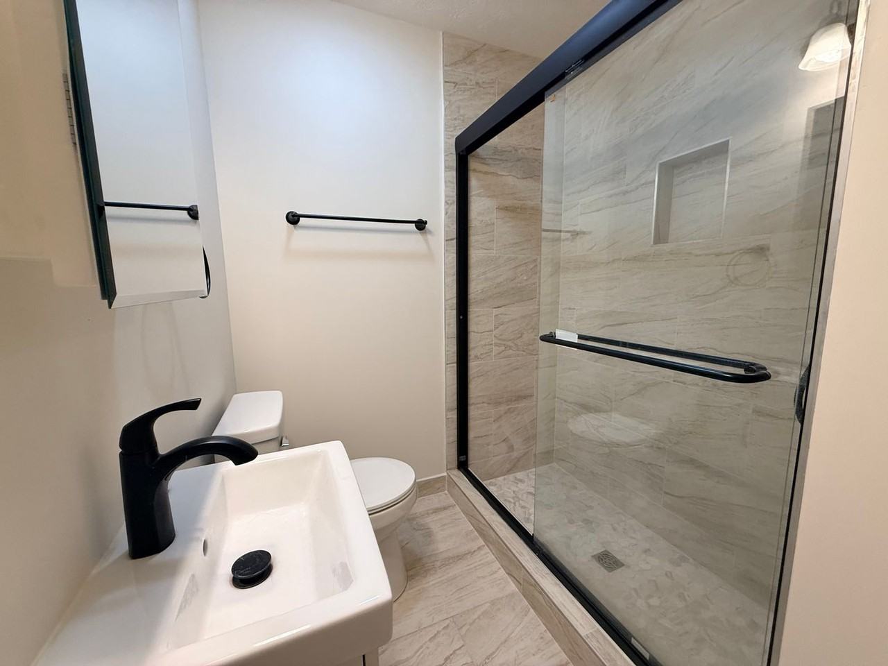 400 Gayle Way - Photo 4 of 8