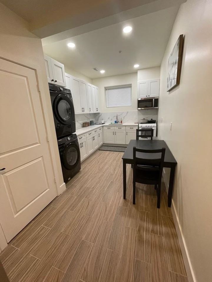 3707 Spring Garden St - Photo 7 of 10