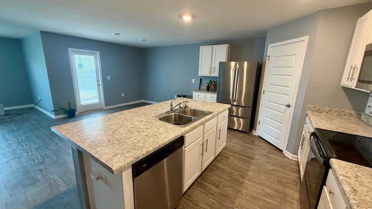 4113 Brighton Blvd - Photo 5 of 26