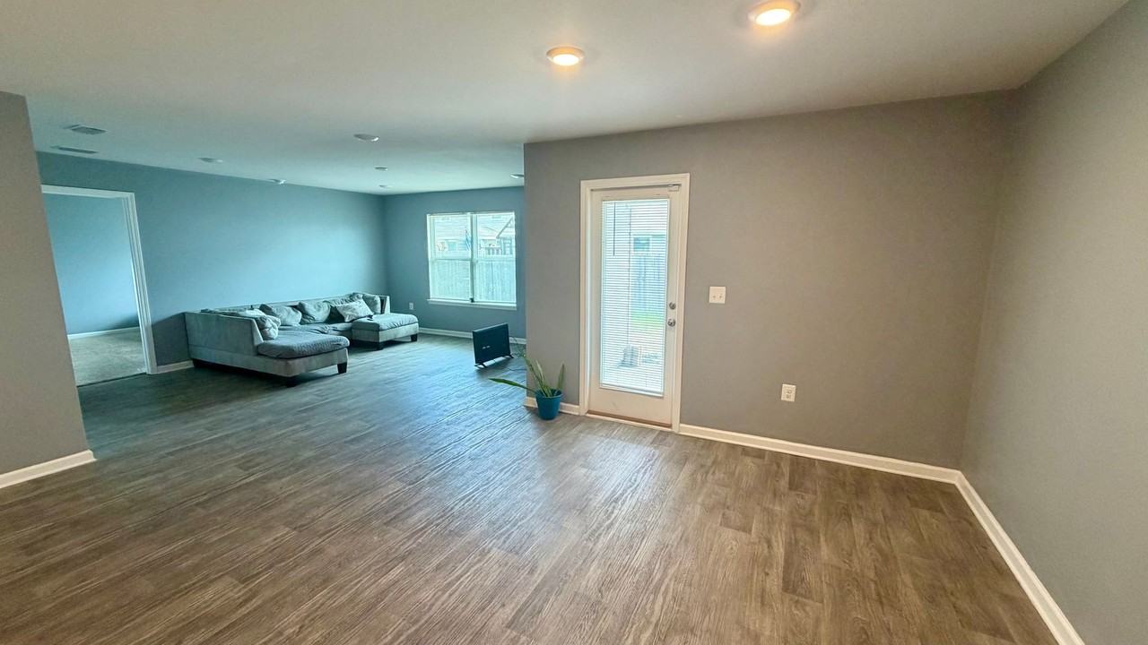 4113 Brighton Blvd - Photo 7 of 26