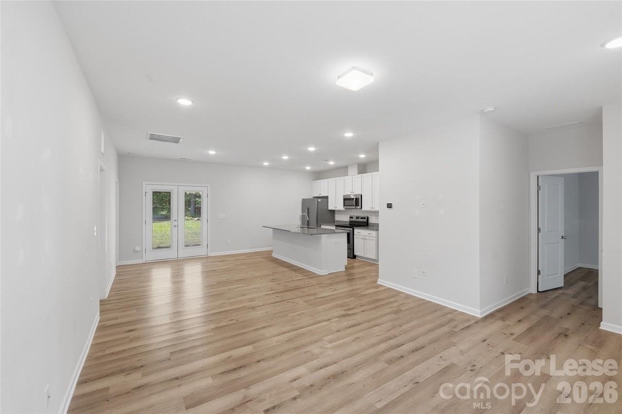4524 Mountain Island Dr - Photo 3 of 28