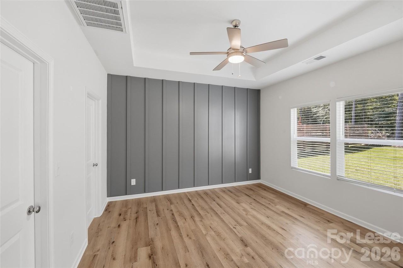 4524 Mountain Island Dr - Photo 4 of 28